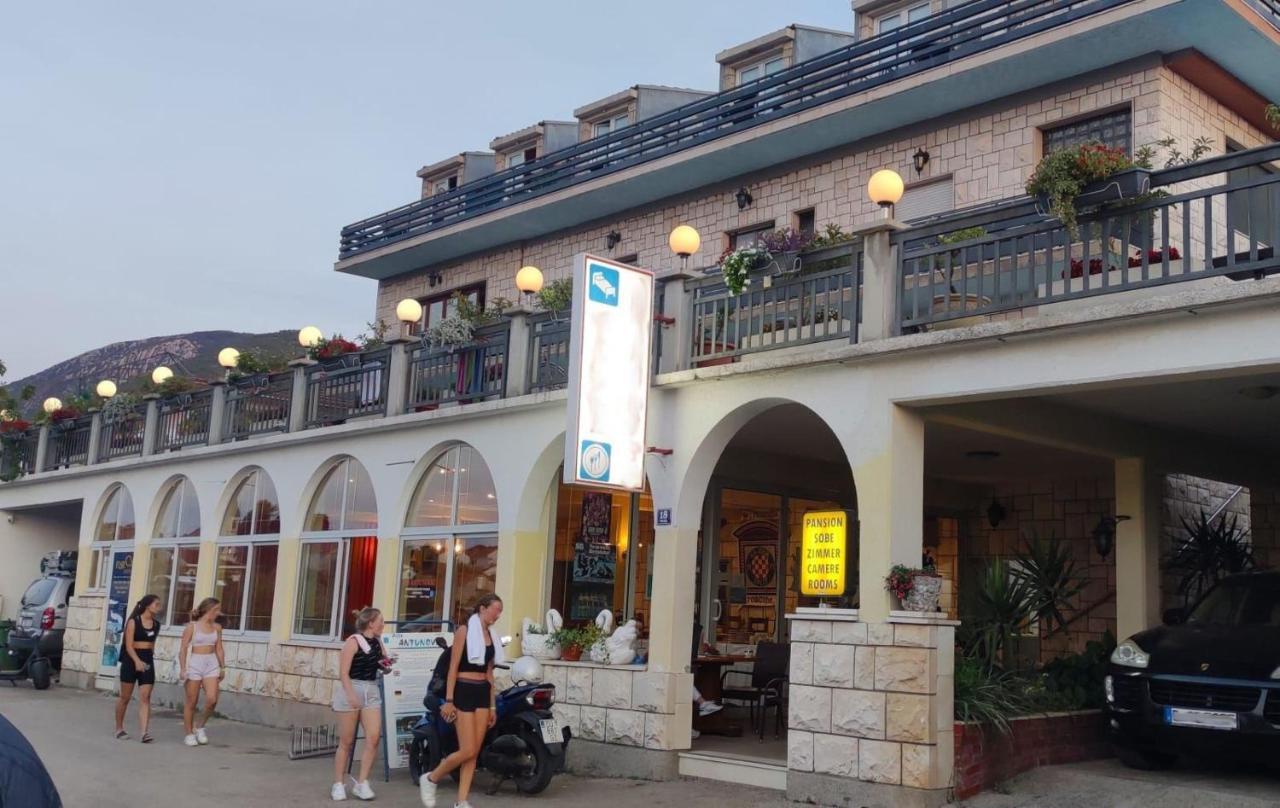 Pansion Antunovic Hotel Trpanj Eksteriør billede