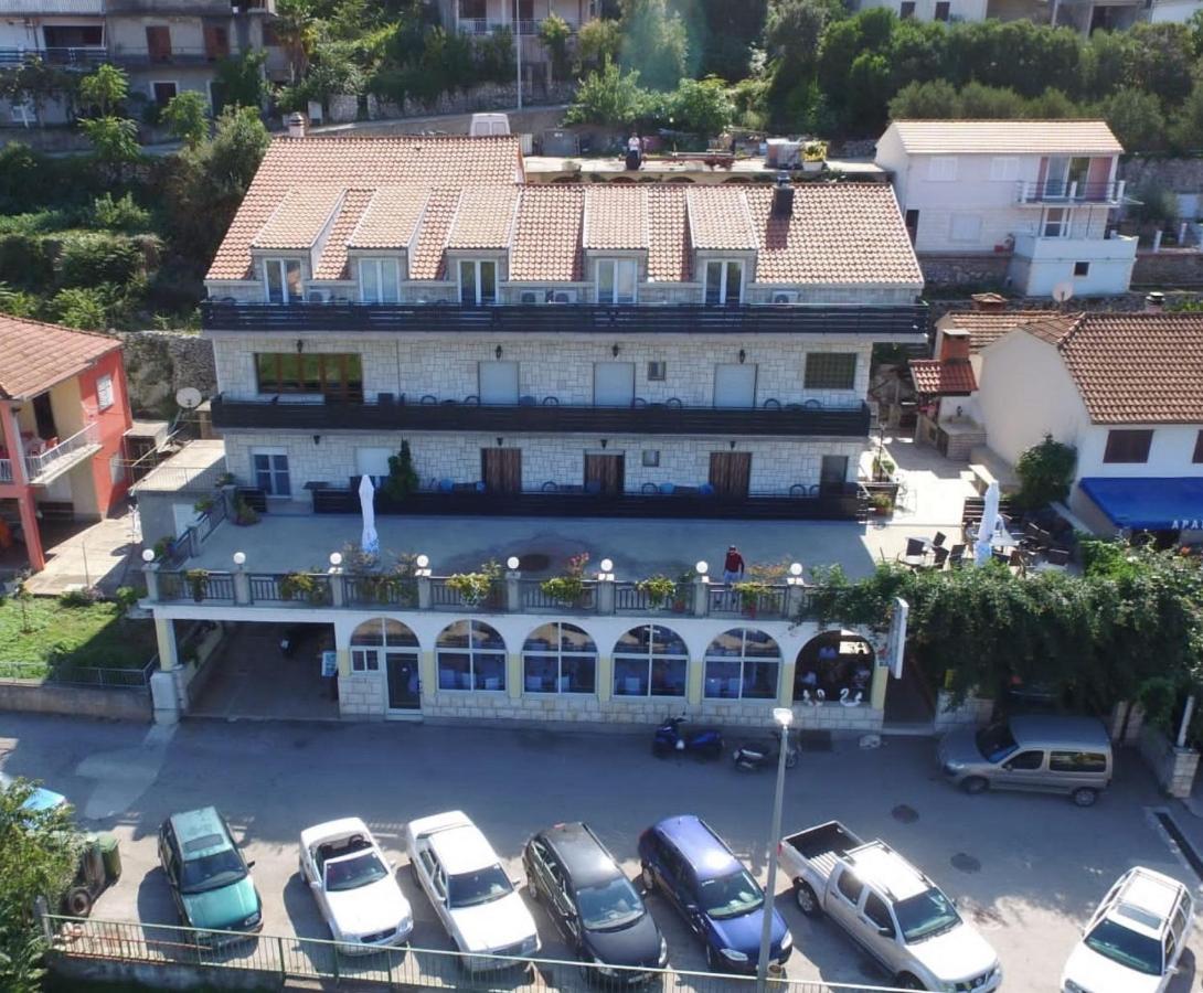 Pansion Antunovic Hotel Trpanj Eksteriør billede